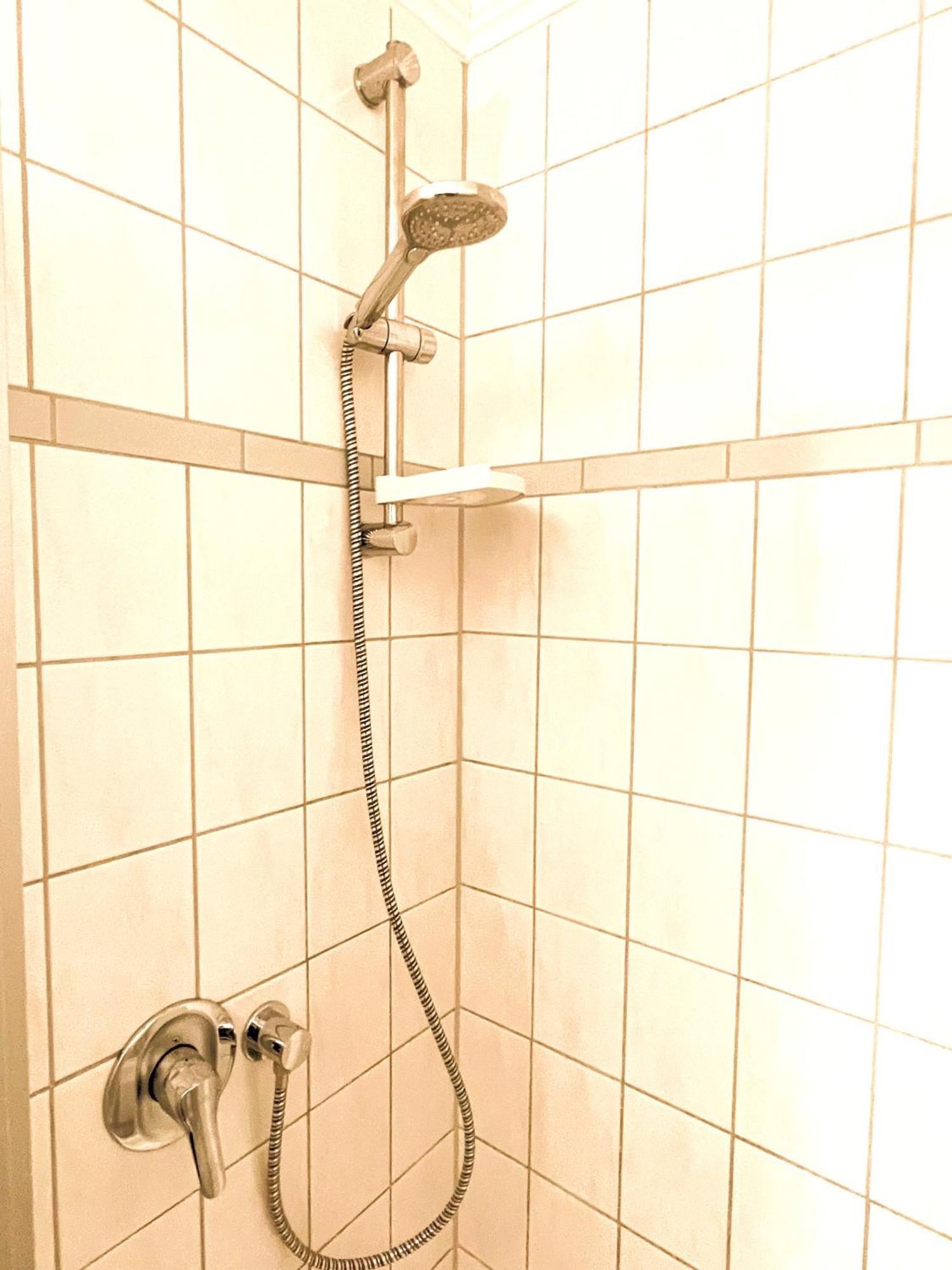 Kolossos Düsseldorf - Hotel Neuss